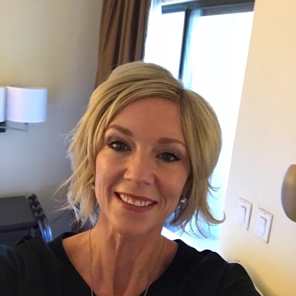 Meet your Posher, Stacey - Picture 1 of 1